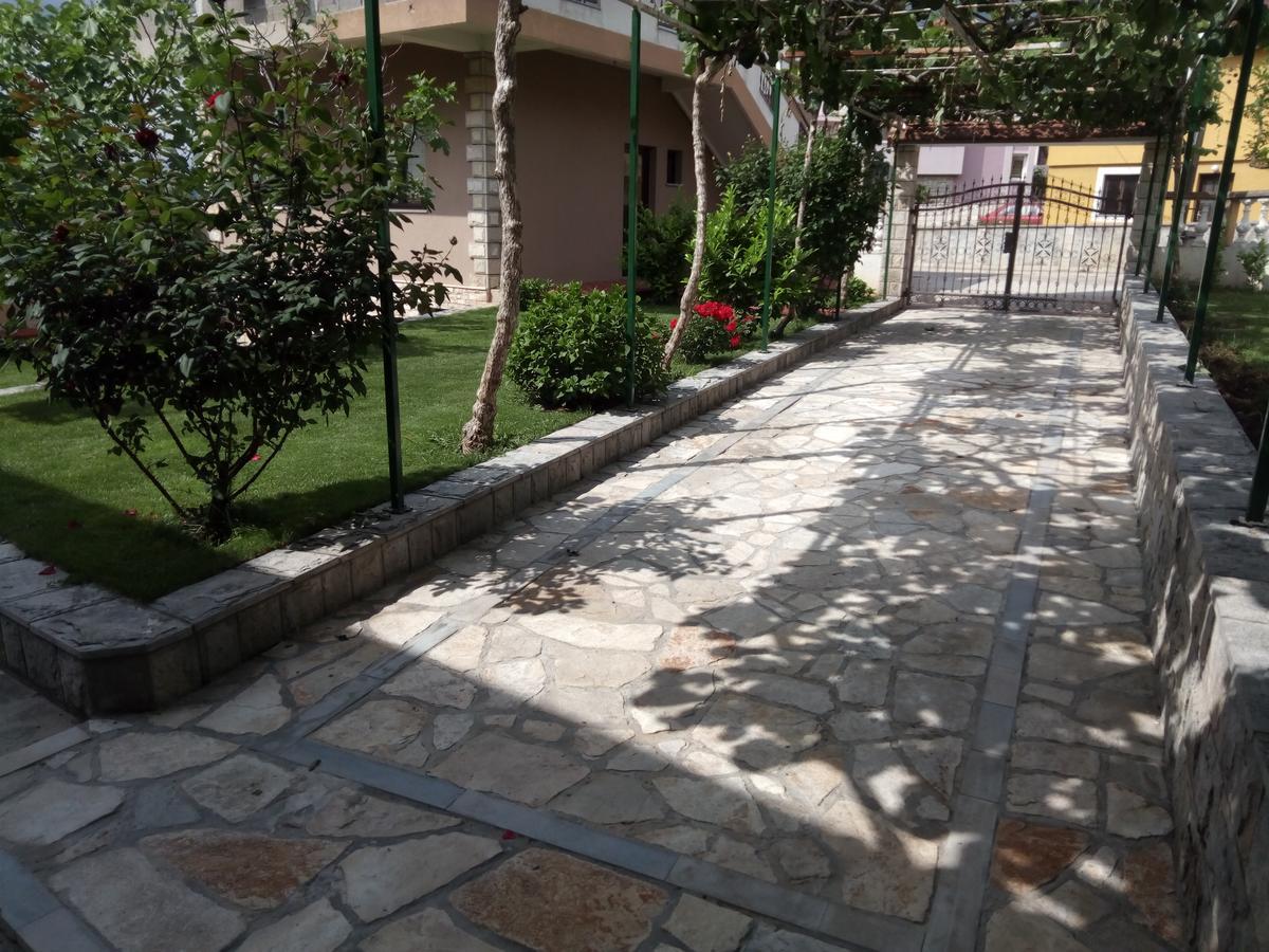 Apartments Leo تريبينيي المظهر الخارجي الصورة